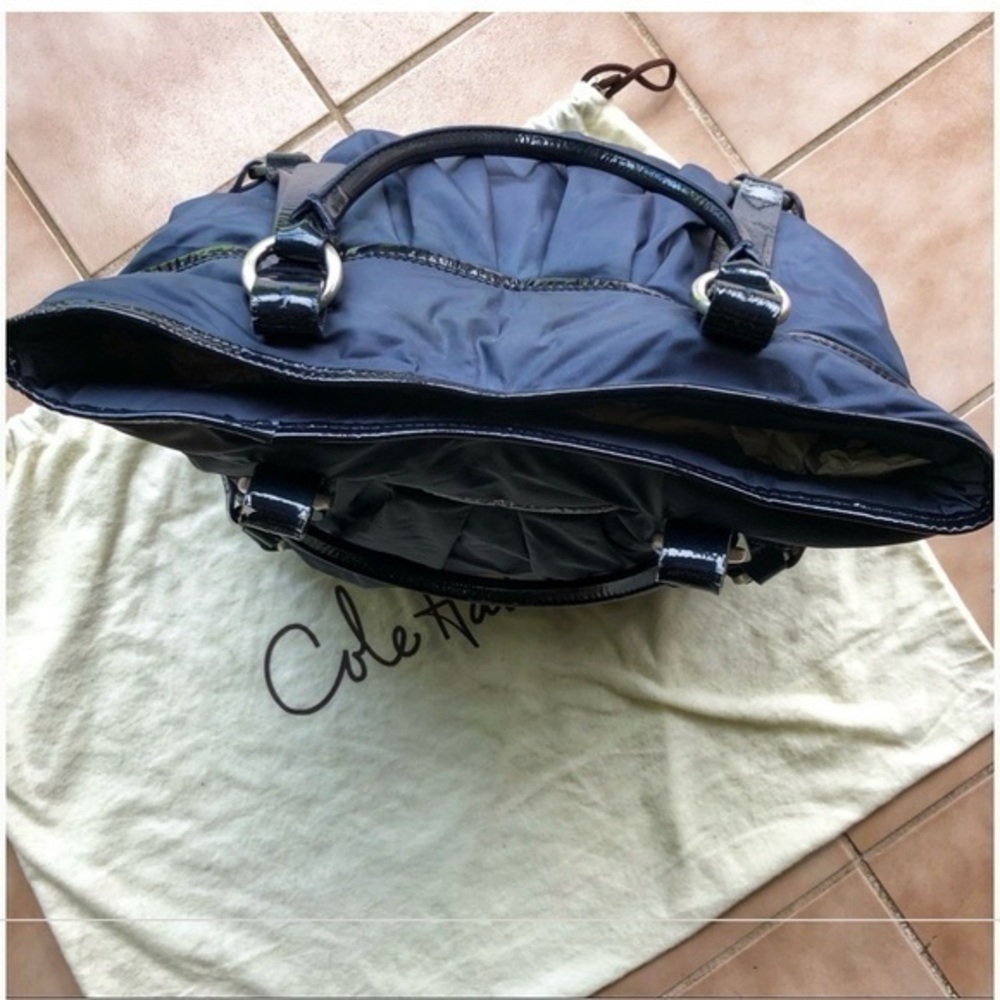 Navy blue Cole Haan bag. - Picture 2 of 4